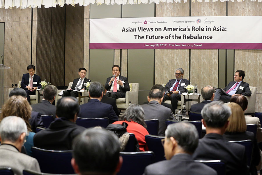 Participants of the Asian Views on America's Role in Asia Project Join in a Panel Discussion in Seoul, January 19, 2017