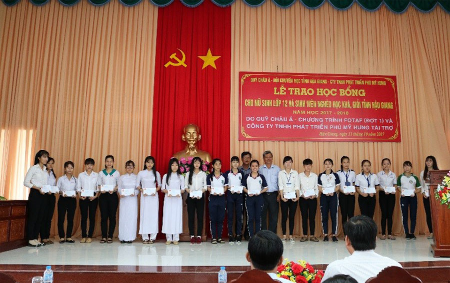 아시아재단의 베트남 여학생을 위한 1차분 장학금 전달, 2017년 10월 31일